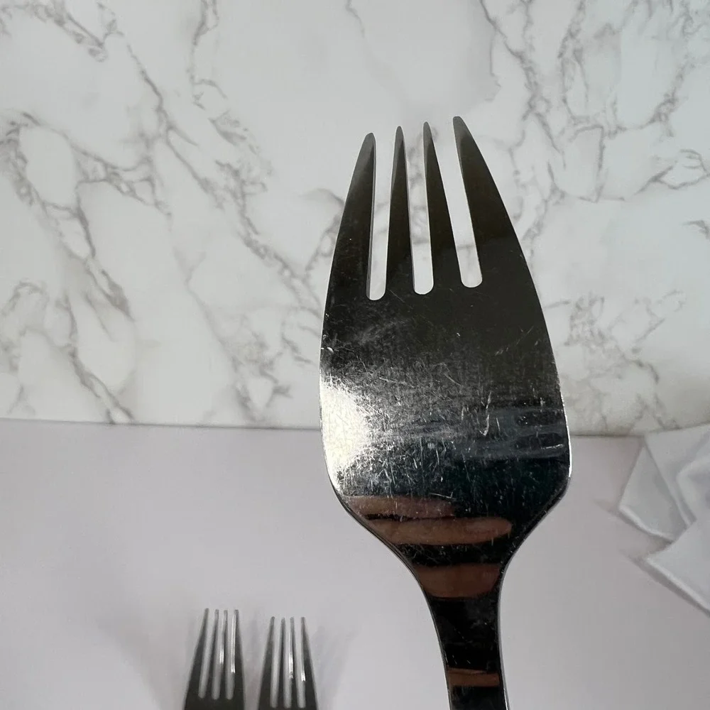 Set of 3 Oneida Apollo 18/10 Pierced Circles Glossy‎ Dinner Forks Silverware